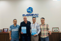 Cuong Vu marine tiếp đón nồng hậu Quý đối tới thăm văn phòng